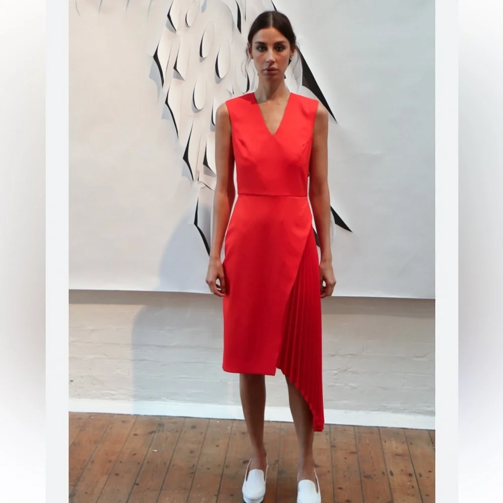 NWT Georgia Hardinge Navy Structural Asymmetrical Pleated Dress Size S - Picture 2 of 6